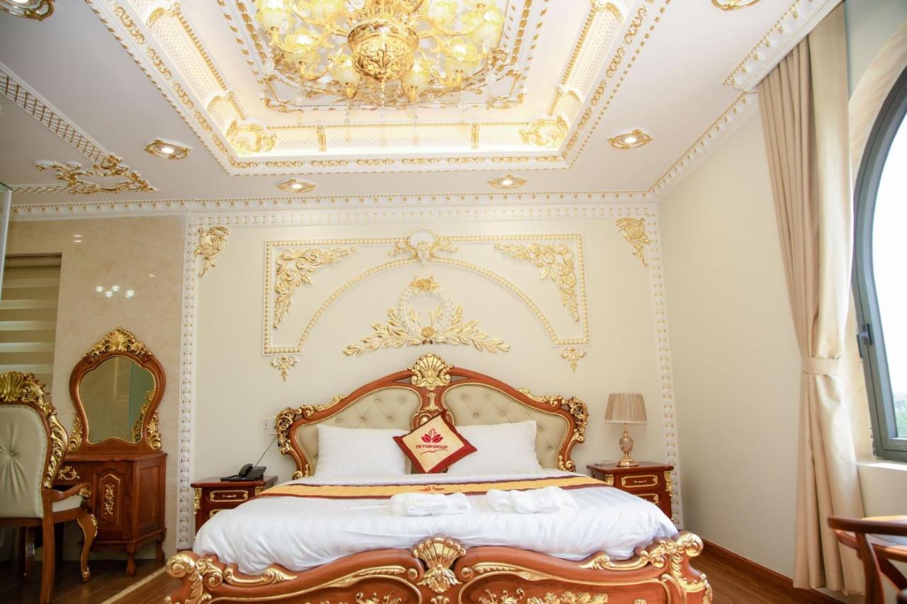 Tri Tam Hotel - Khach San Tri Tam Ben Luc Екстериор снимка
