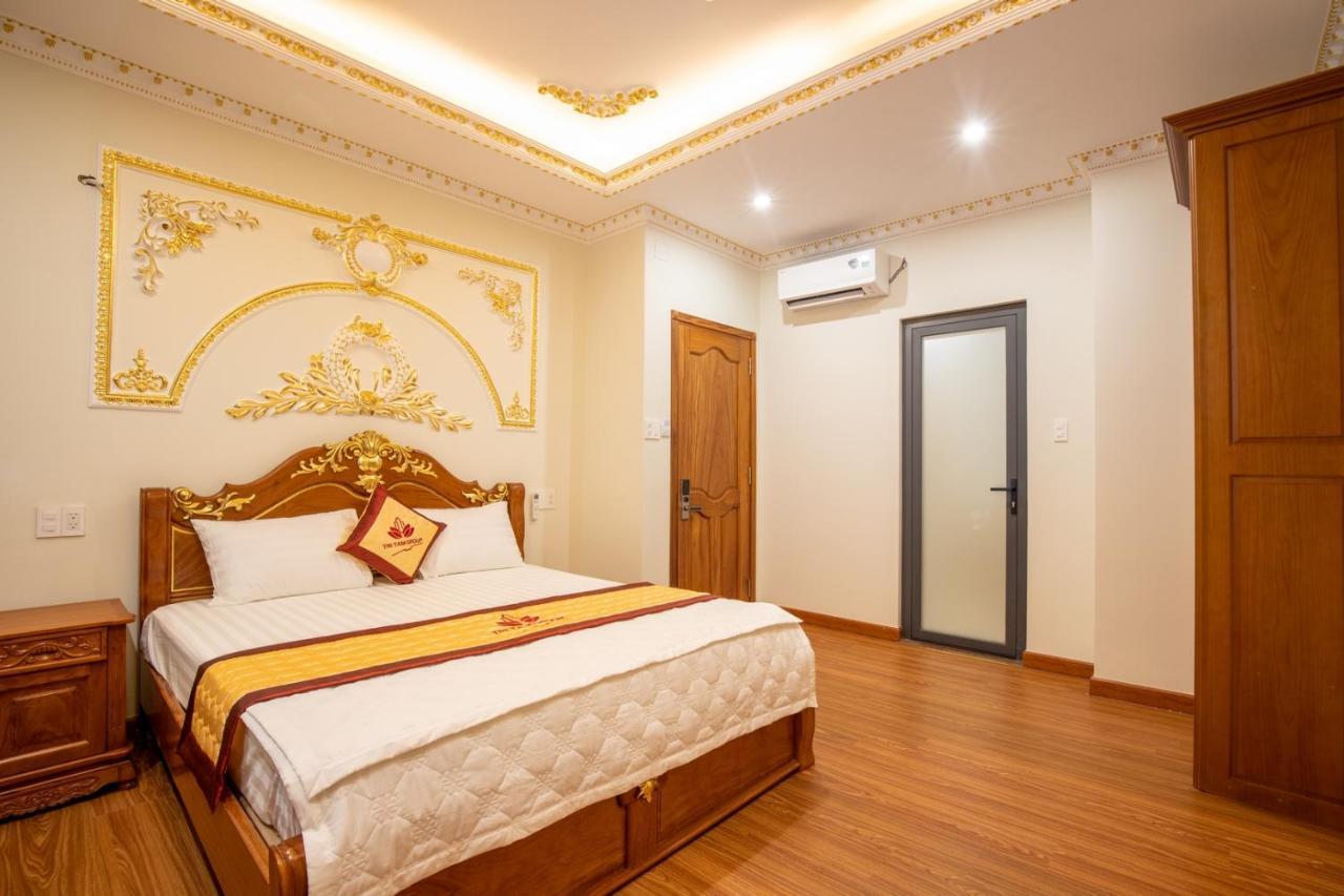 Tri Tam Hotel - Khach San Tri Tam Ben Luc Екстериор снимка