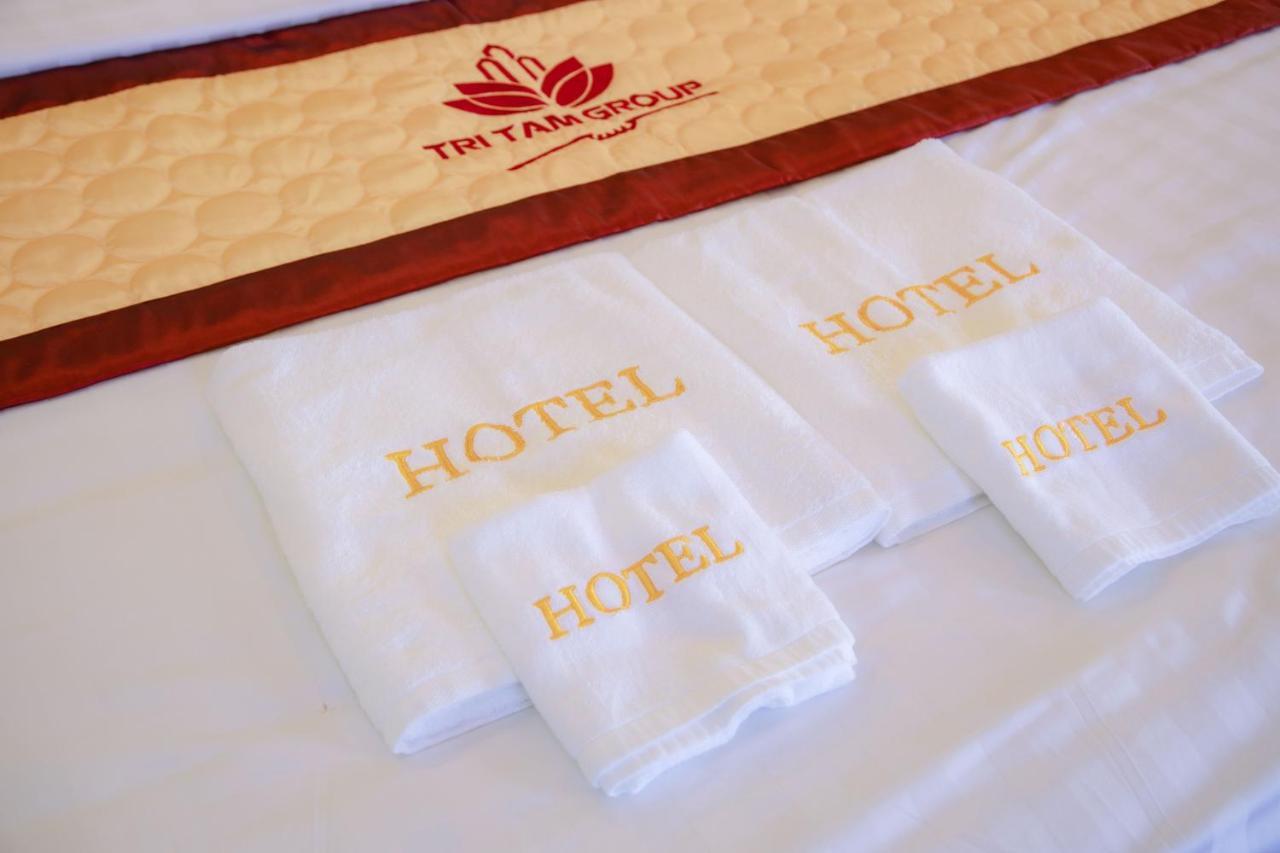 Tri Tam Hotel - Khach San Tri Tam Ben Luc Екстериор снимка