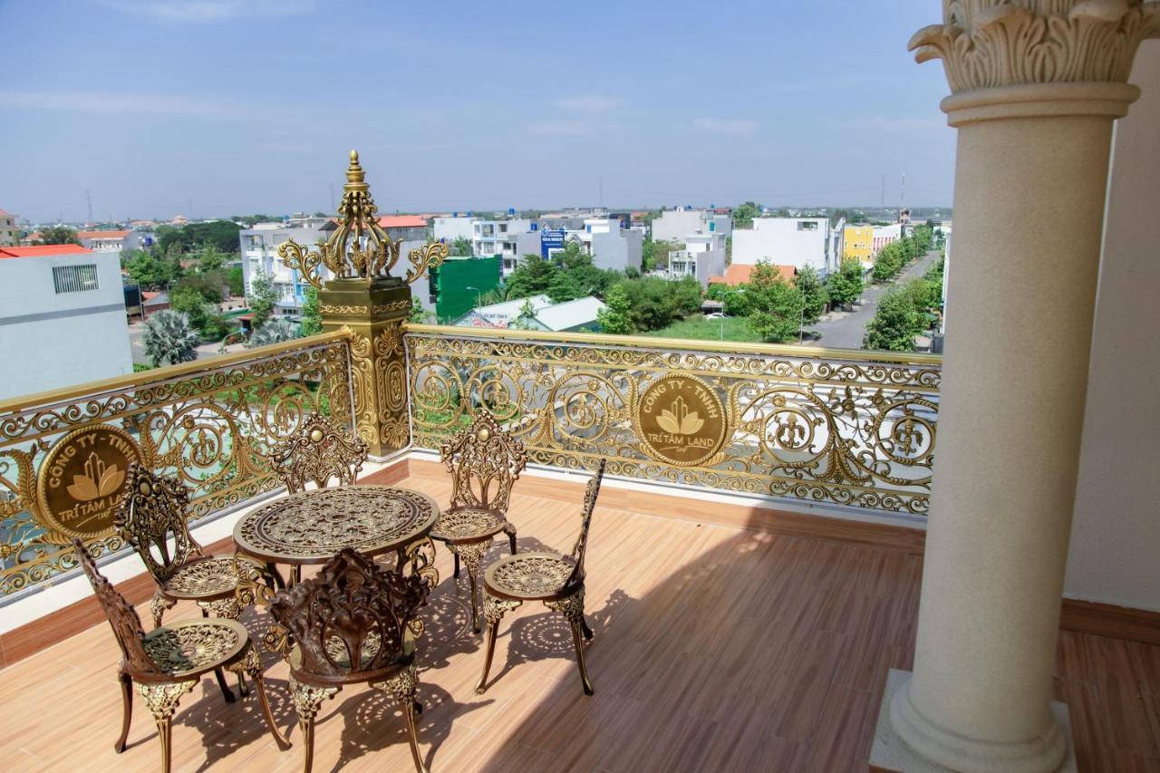 Tri Tam Hotel - Khach San Tri Tam Ben Luc Екстериор снимка