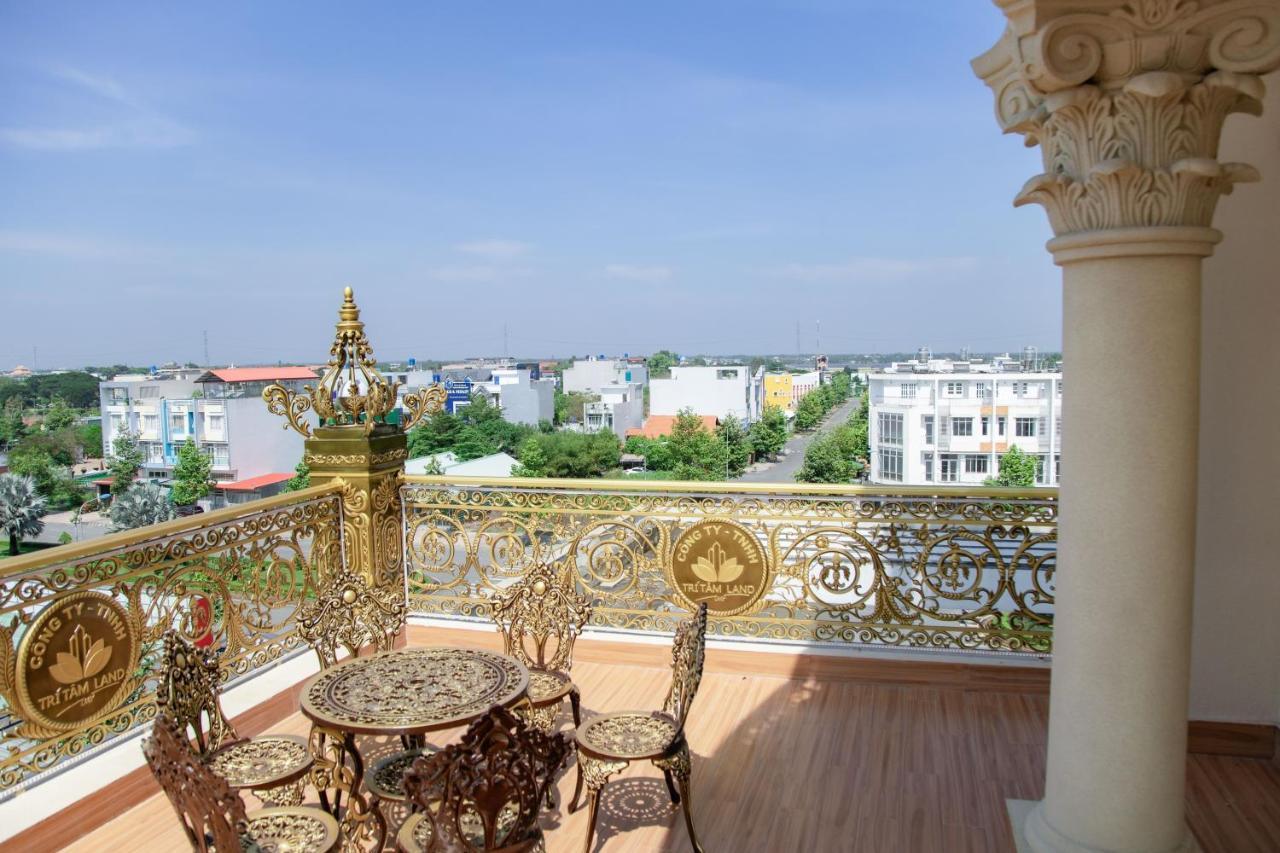 Tri Tam Hotel - Khach San Tri Tam Ben Luc Екстериор снимка