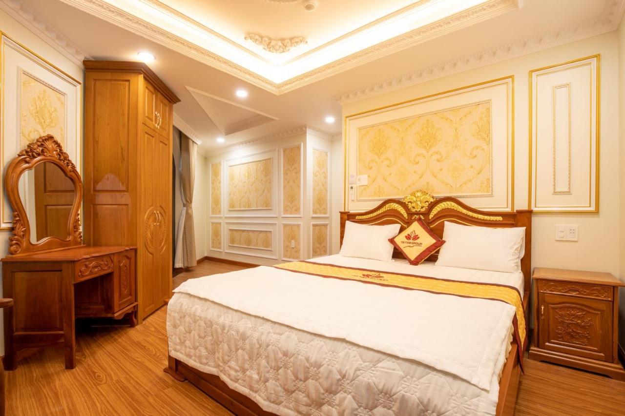 Tri Tam Hotel - Khach San Tri Tam Ben Luc Екстериор снимка