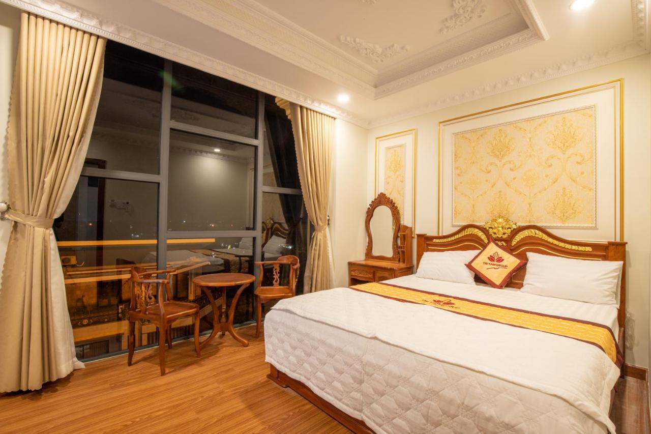 Tri Tam Hotel - Khach San Tri Tam Ben Luc Екстериор снимка