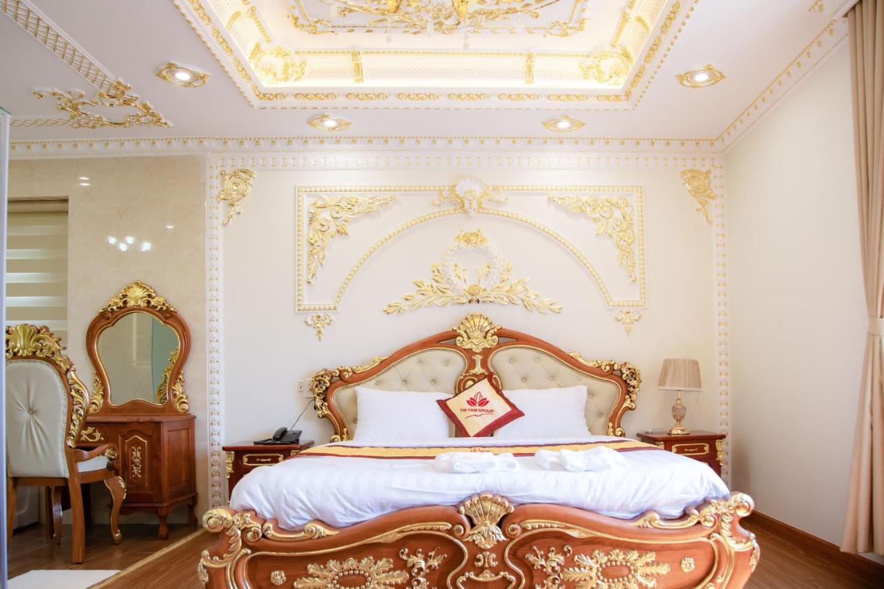 Tri Tam Hotel - Khach San Tri Tam Ben Luc Екстериор снимка