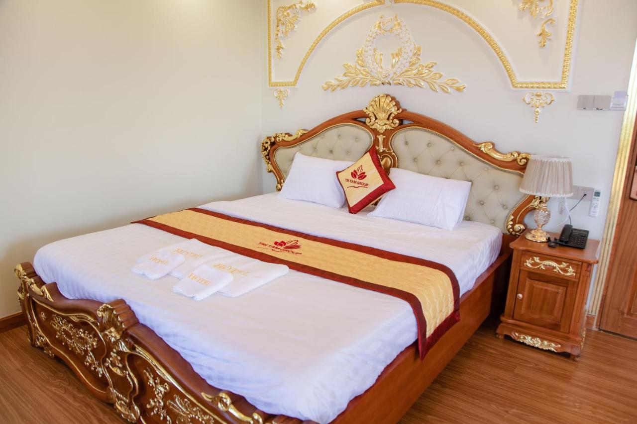Tri Tam Hotel - Khach San Tri Tam Ben Luc Екстериор снимка