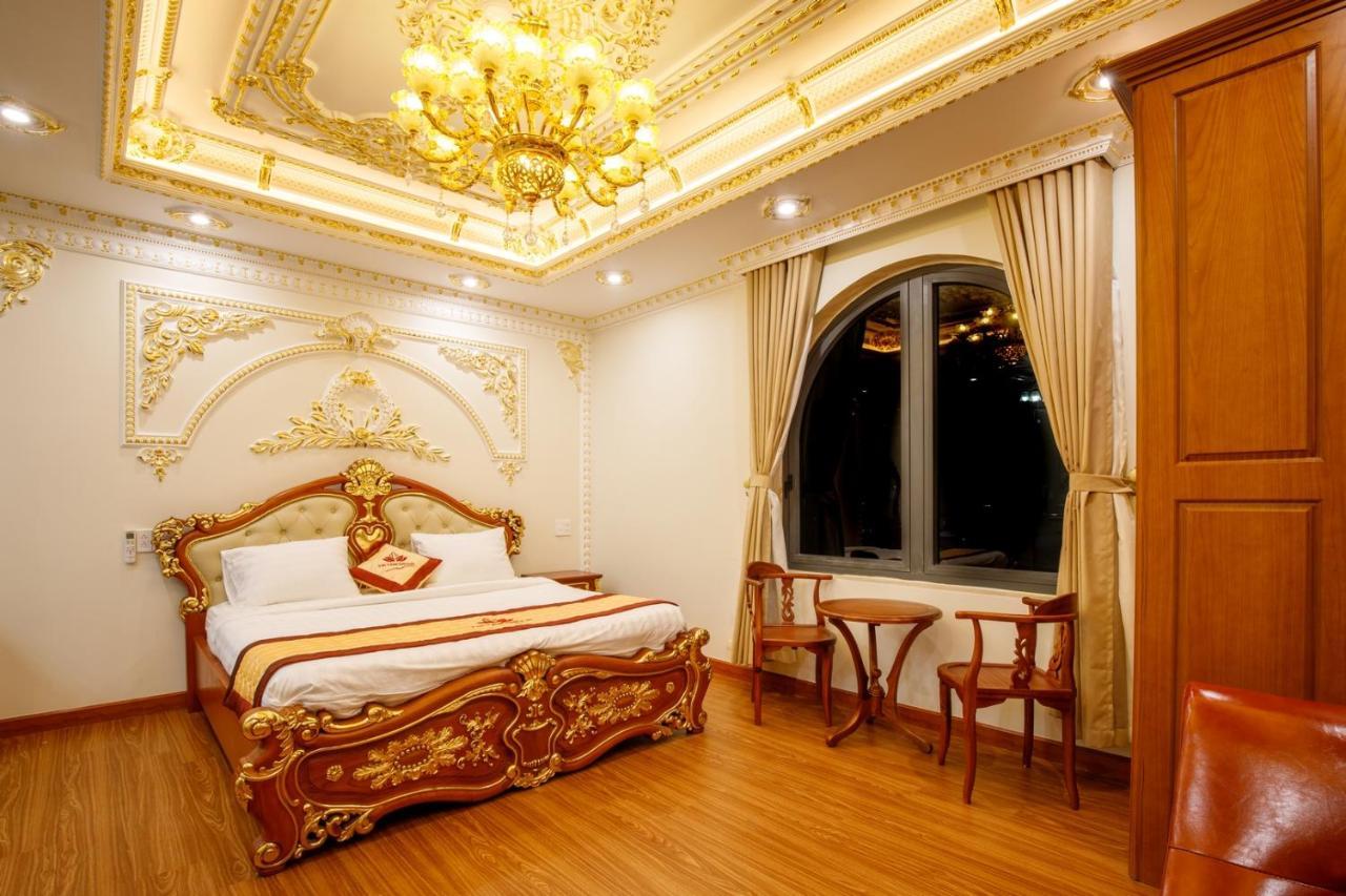 Tri Tam Hotel - Khach San Tri Tam Ben Luc Екстериор снимка