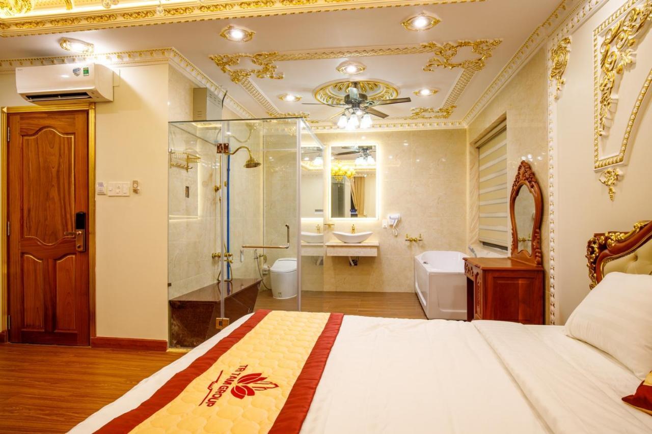 Tri Tam Hotel - Khach San Tri Tam Ben Luc Екстериор снимка